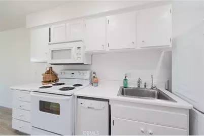 19760 Kingswood, Huntington Beach, CA 92646 - Photo 13