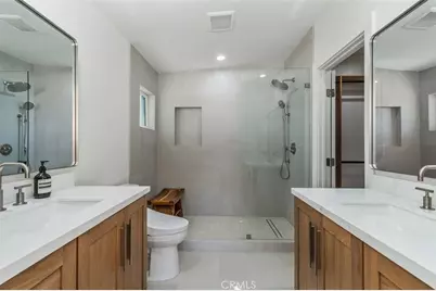 233 Santa Ana, Newport Beach, CA 92663 - Photo 21