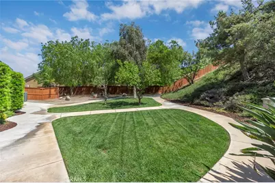 17089 Bluff Vista Court, Riverside, CA 92503 - Photo 37