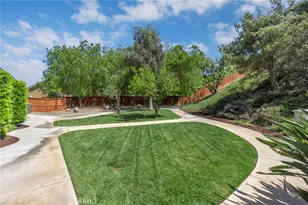 17089 Bluff Vista Ct, Riverside, CA 92503 - Photo 37