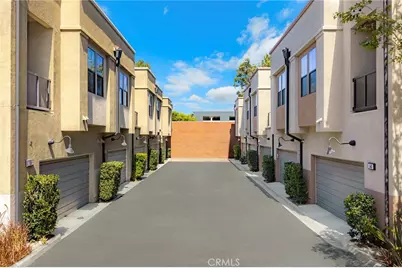 551 W Maple Ave, Orange, CA 92868 - Photo 37