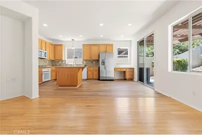 28549 Silverking Trail, Saugus, CA 91390 - Photo 11