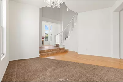 28549 Silverking Trail, Saugus, CA 91390 - Photo 5