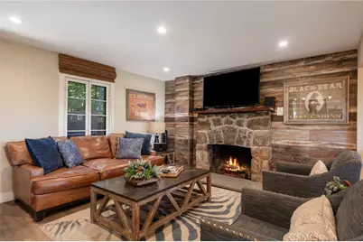 270 Flower Drive, Lake Arrowhead, CA 92352 - Photo 3