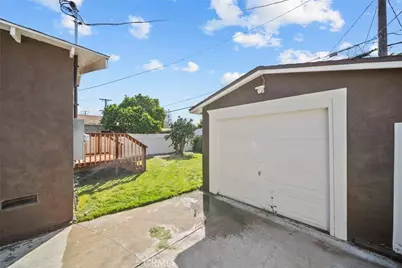1848 Middleton, Los Angeles, CA 90062 - Photo 31