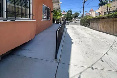1558 N Kenmore, Los Angeles, CA 90027 - Photo 9