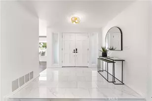 13791 Solitaire, Irvine, CA 92620 - Photo 5
