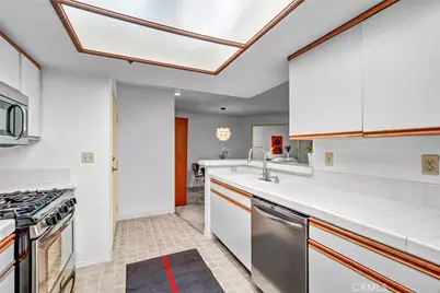 35 Linden Ave Unit 304, Long Beach, CA 90802 - Photo 21