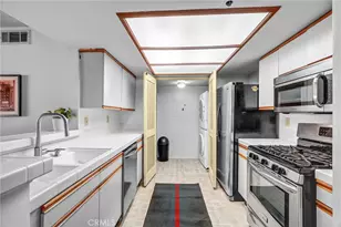 35 Linden Ave, Long Beach, CA 90802 - Photo 17