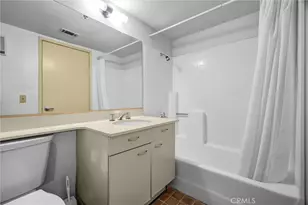35 Linden Ave, Long Beach, CA 90802 - Photo 33