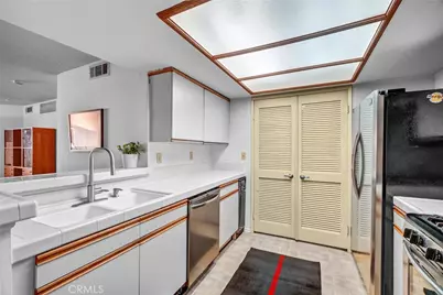 35 Linden Ave Unit 304, Long Beach, CA 90802 - Photo 19