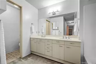 35 Linden Ave, Long Beach, CA 90802 - Photo 13