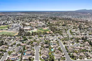 410 De Anza Ct, Oceanside, CA 92057 - Photo 5