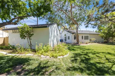 6813 E Los Santos, Long Beach, CA 90815 - Photo 27