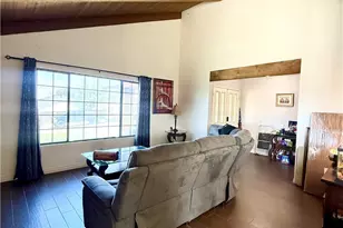 6026 Winncliff, Jurupa Valley, CA 92509 - Photo 5