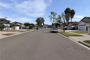 15792 Las Nubes, Westminster, CA 92683 - Photo 5