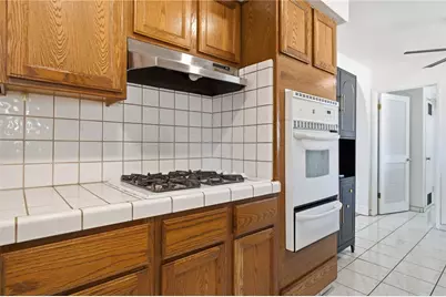 4305 Axminster, Bakersfield, CA 93307 - Photo 13