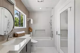 230 S Lucerne Blvd, Los Angeles, CA 90004 - Photo 29