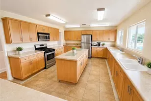 6241 Warner, Huntington Beach, CA 92647 - Photo 17