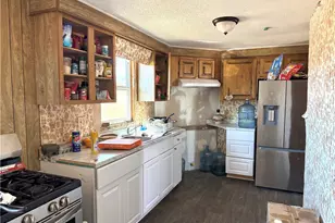 9589 Paramount, Phelan, CA 92371 - Photo 13
