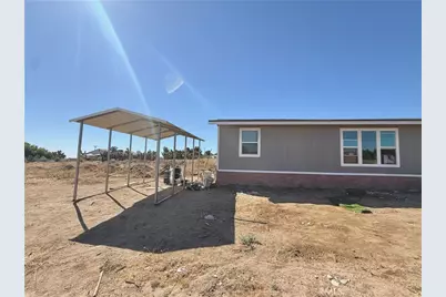 9589 Paramount, Phelan, CA 92371 - Photo 3