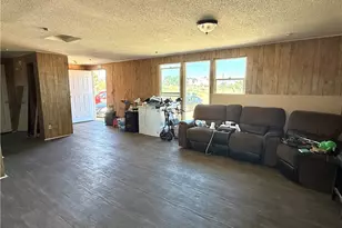 9589 Paramount, Phelan, CA 92371 - Photo 11