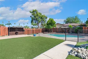 16570 Fairfax Dr, Fontana, CA 92336 - Photo 27
