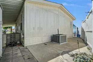 16222 Monterey, Huntington Beach, CA 92649 - Photo 29