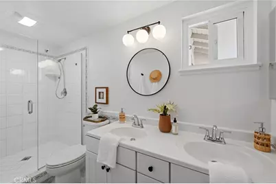 21061 Miramar Ln, Huntington Beach, CA 92646 - Photo 17