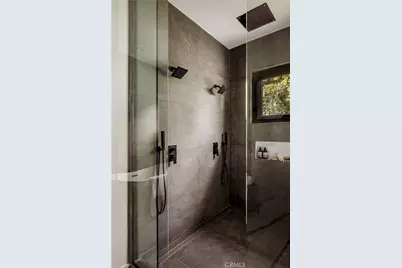 20703 Quedo Dr, Woodland Hills, CA 91364 - Photo 27