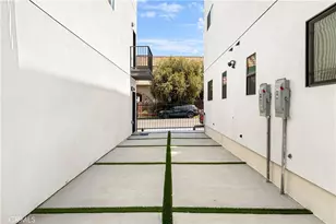 441 N Harvard Blvd, Los Angeles, CA 90004 - Photo 29
