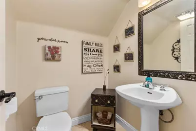 35 Edmonton Way, Rancho Santa Margarita, CA 92688 - Photo 21