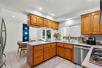 10411 Oso Avenue, Chatsworth, CA 91311 - Photo 17