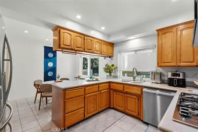 10411 Oso Avenue, Chatsworth, CA 91311 - Photo 17