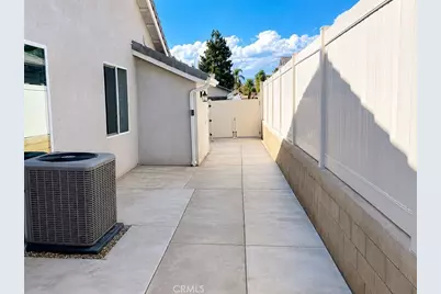 35579 Country Creek Drive, Yucaipa, CA 92399 - Photo 19