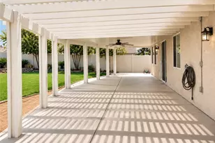 35579 Country Creek Dr, Yucaipa, CA 92399 - Photo 9