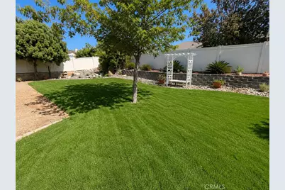 35579 Country Creek Drive, Yucaipa, CA 92399 - Photo 7