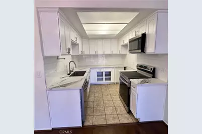 835 W Orangewood, Anaheim, CA 92802 - Photo 11