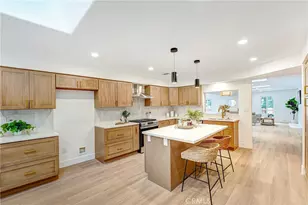 22323 Miranda St, Woodland Hills, CA 91367 - Photo 3