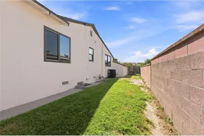 10255 Newville Avenue, Downey, CA 90241 - Photo 33