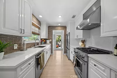 6951 Chisholm, Van Nuys, CA 91406 - Photo 15