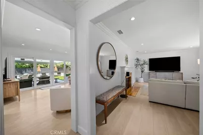 6951 Chisholm, Van Nuys, CA 91406 - Photo 3