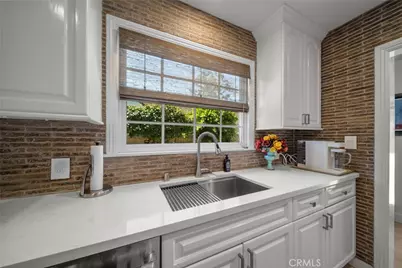 6951 Chisholm, Van Nuys, CA 91406 - Photo 7