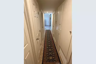 545 E Gainsborough Road, Thousand Oaks, CA 91360 - Photo 9