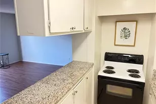 5585 E Pacific Coast Hwy, Long Beach, CA 90804 - Photo 17
