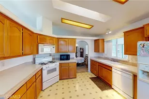 913 Ironwood Ln, Fountain Valley, CA 92708 - Photo 5