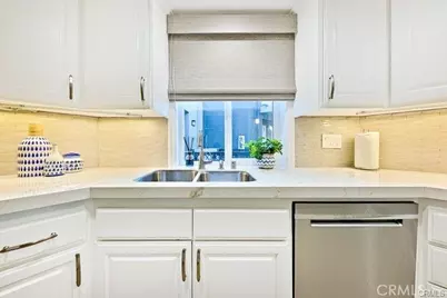 420 Lake #301, Huntington Beach, CA 92648 - Photo 7