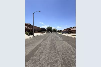 13960 Clydesdale Run, Victorville, CA 92394 - Photo 7