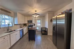 220 W Kendall, Corona, CA 92882 - Photo 3