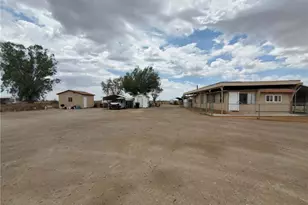 5631 Colorado River Rd, Blythe, CA 92225 - Photo 3